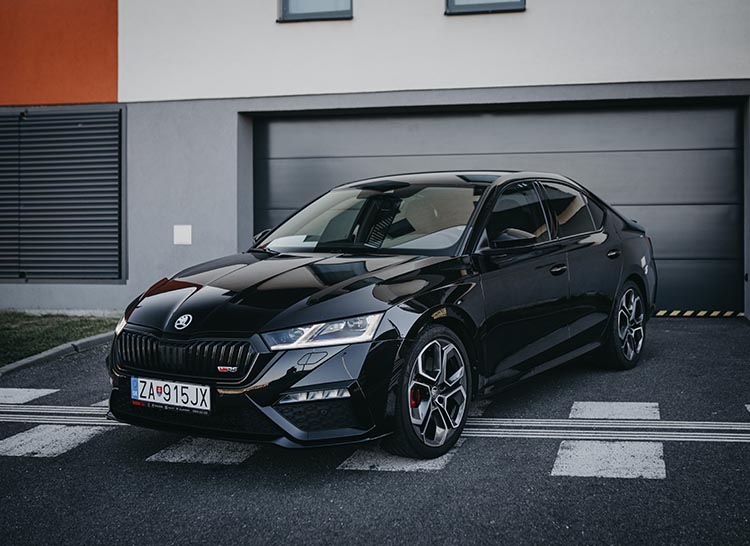 Octavia RS 4×4, 147kW, DIESEL, automat, čierna